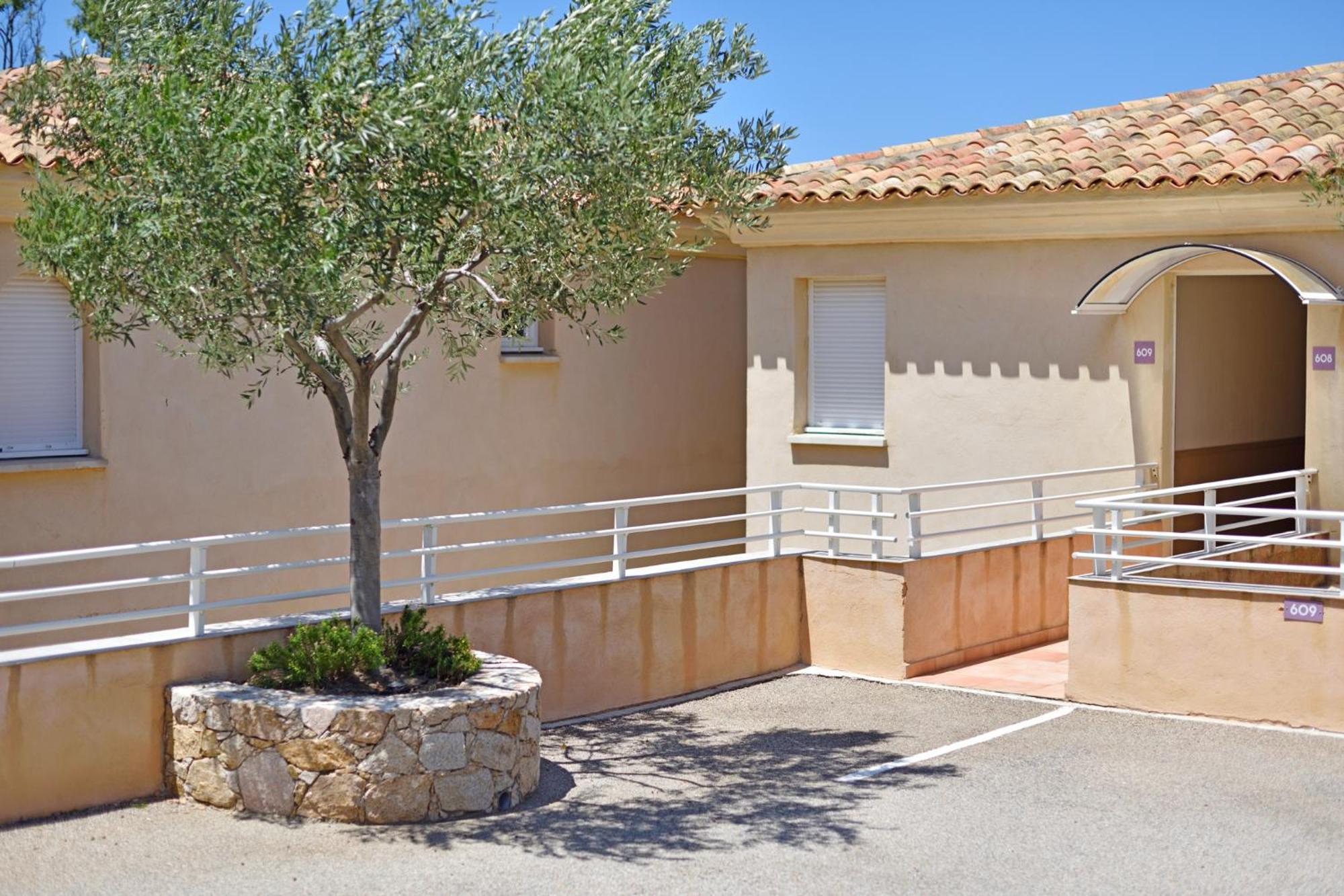 Calvi Appart Hotel 3* Calvi (Corsica)